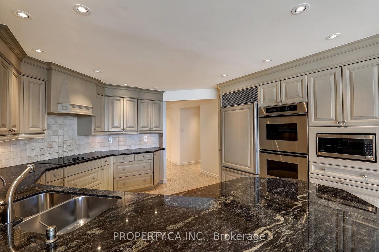 2045 Lake Shore Boulevard West #3701