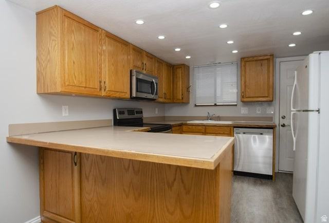 1113 Country Hills Dr - Photo 5 of 15
