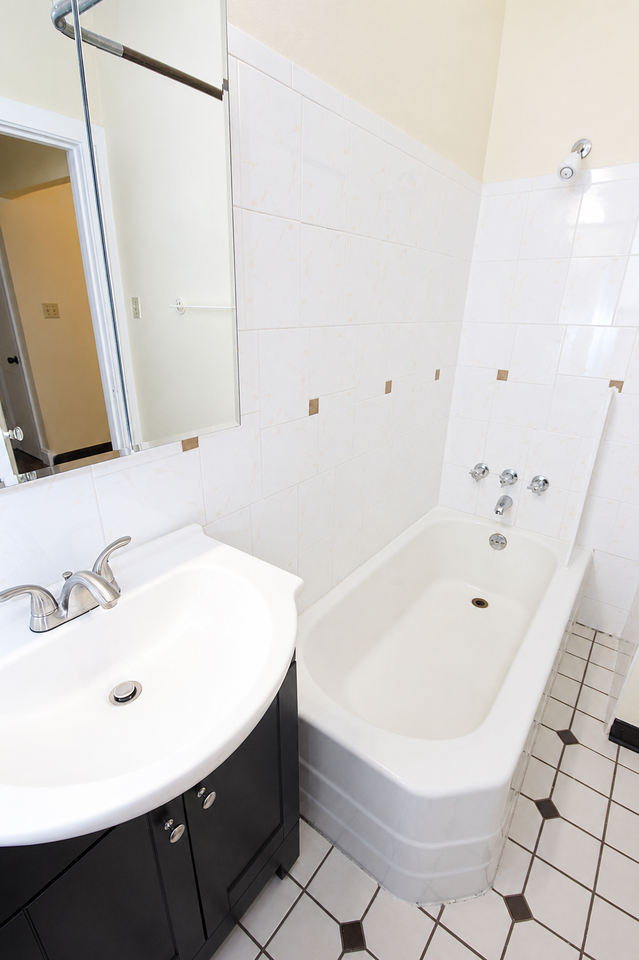 341 SOUTH HIGHLAND AVENUEAPT 12 #12 - Photo 4 of 6