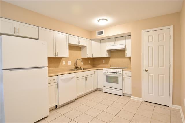 3012 12th St #1 - Photo 4 of 6