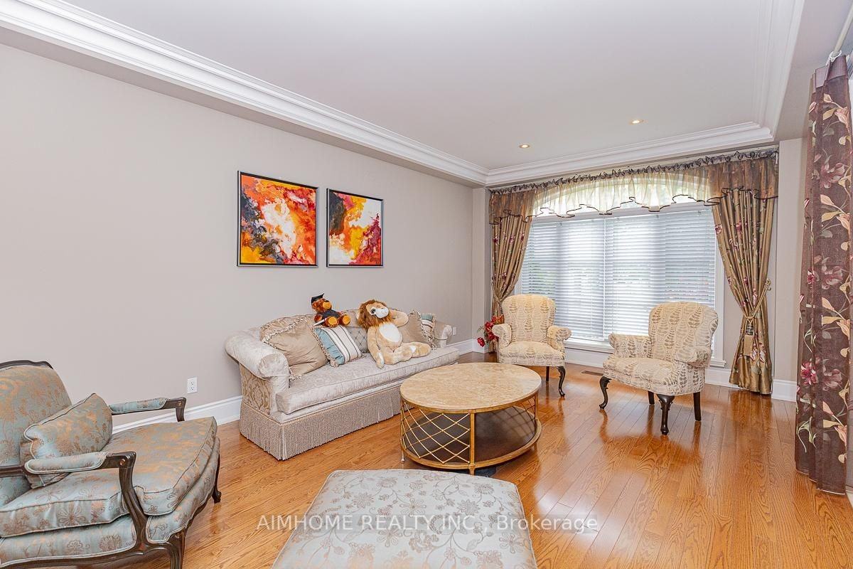 395 Princess Avenue - Photo 4 of 40
