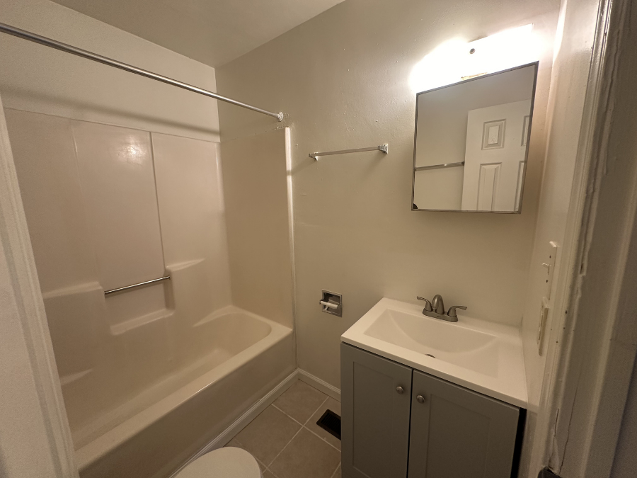 1441 West 41st Street #A - Photo 6 of 7