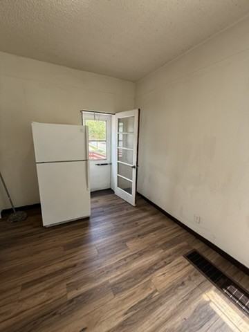1006 Walnut St #1 - Photo 6 of 17