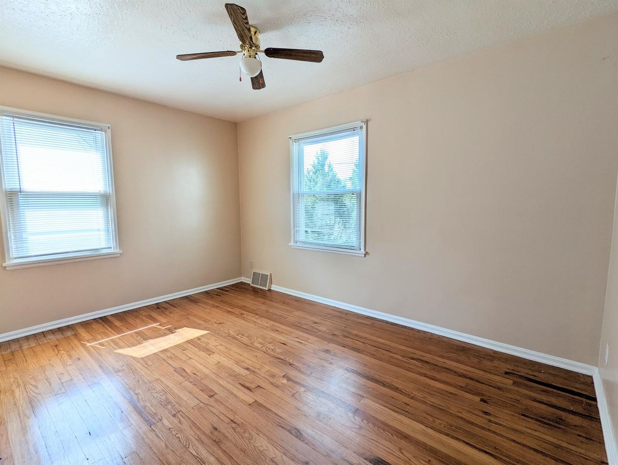 3113 Silverdale Ave #1 - Photo 7 of 17