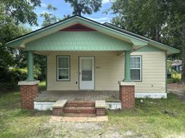 featured image of 905 E Gordon St #1