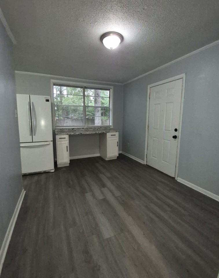 111 Becky St #1 - Photo 6 of 43