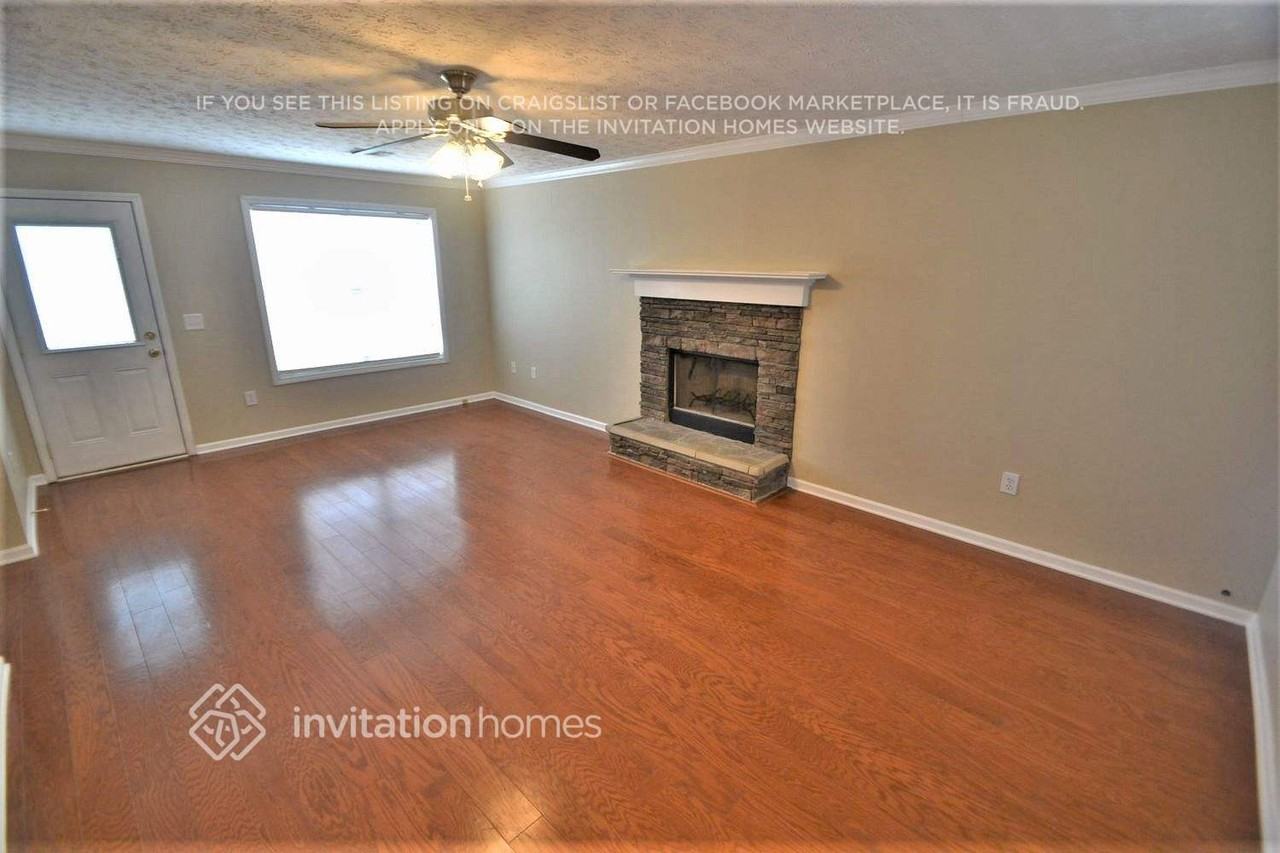 4082 Alaina Ave - Photo 2 of 7