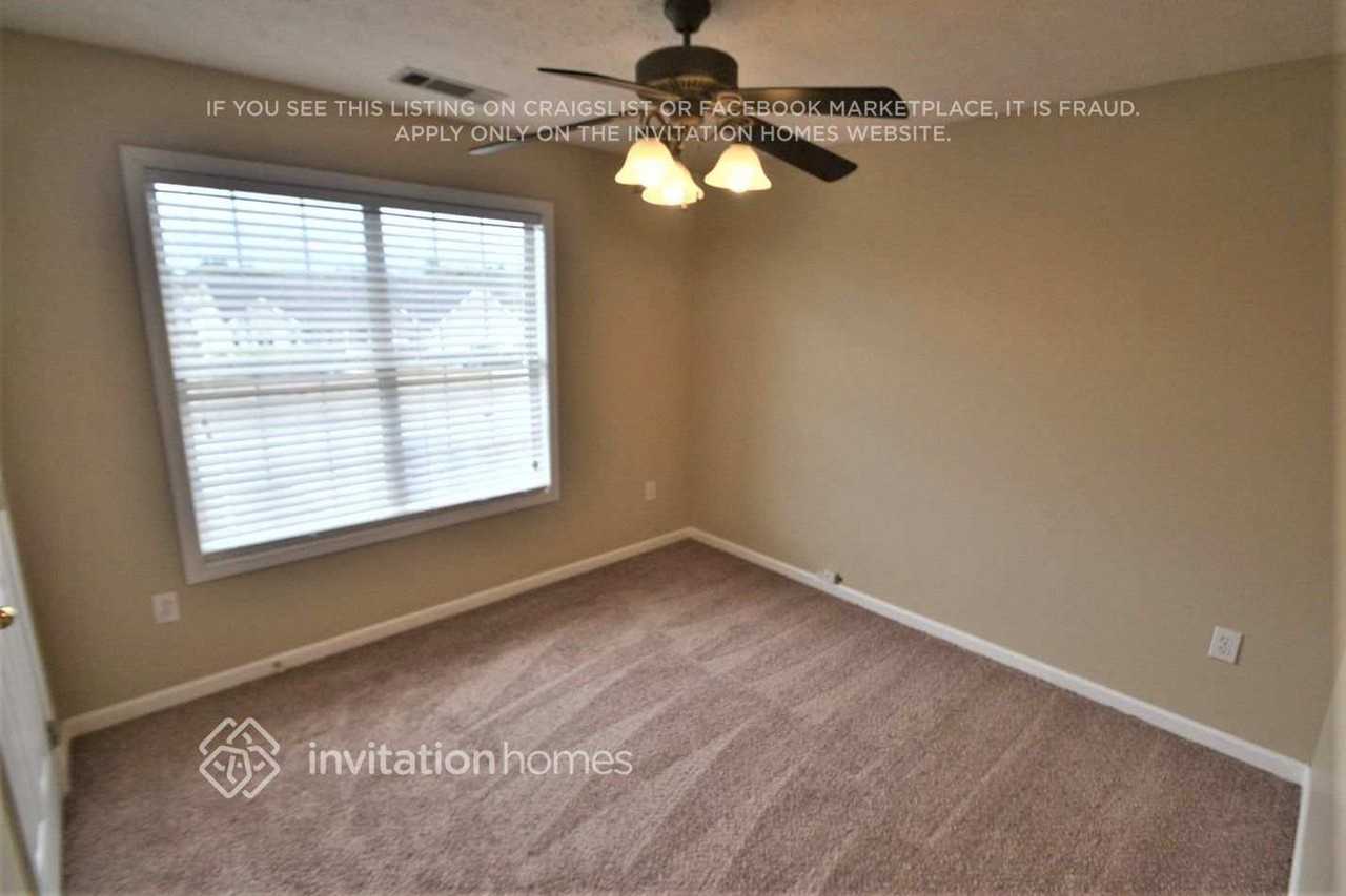 4082 Alaina Ave - Photo 4 of 7