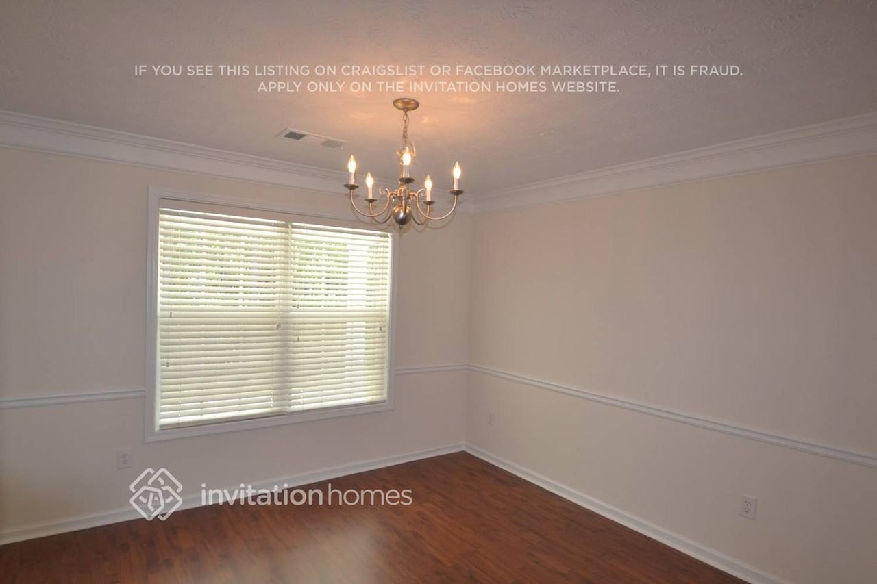 555 Wellington Ln - Photo 4 of 11