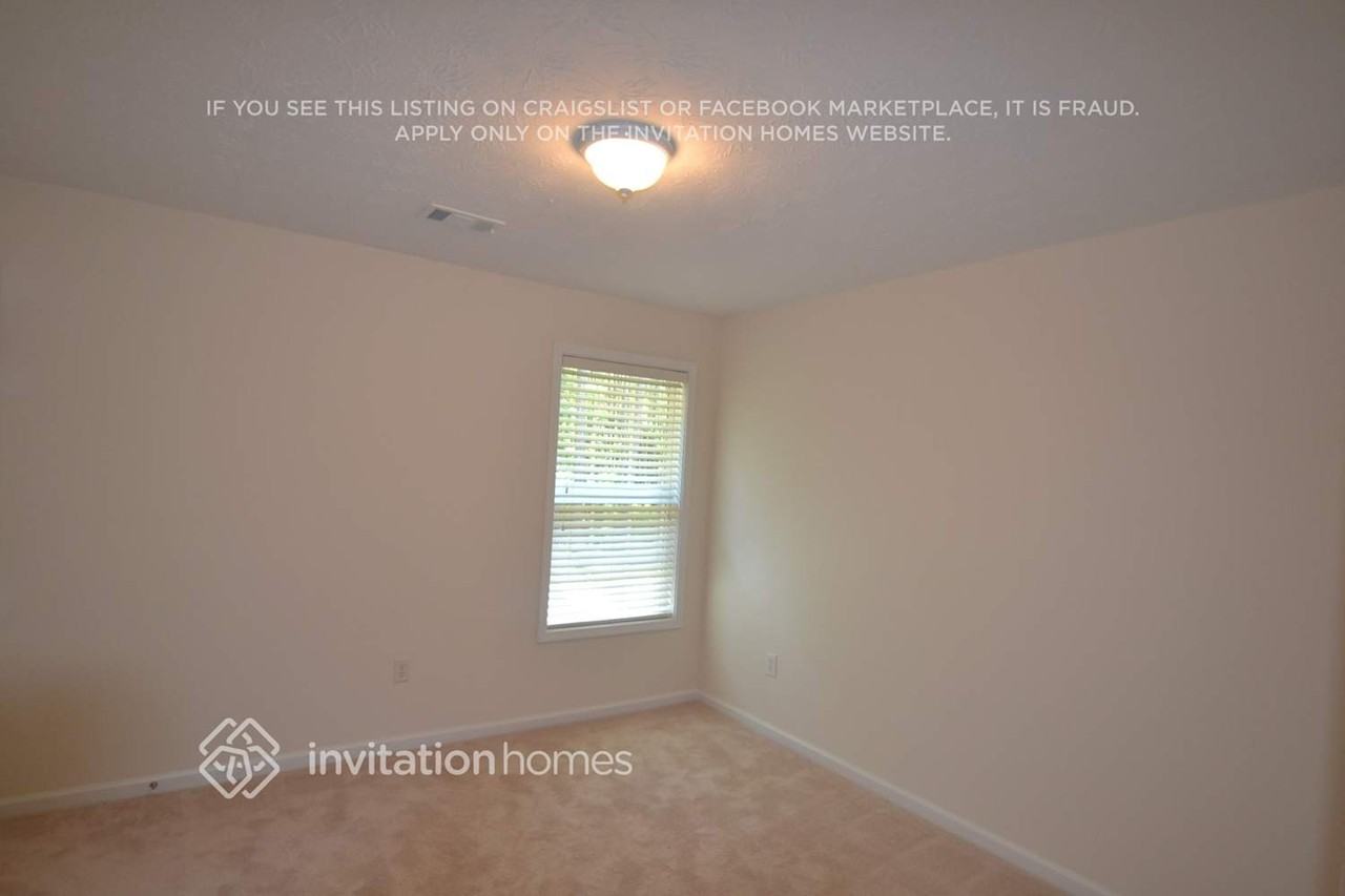555 Wellington Ln - Photo 7 of 11