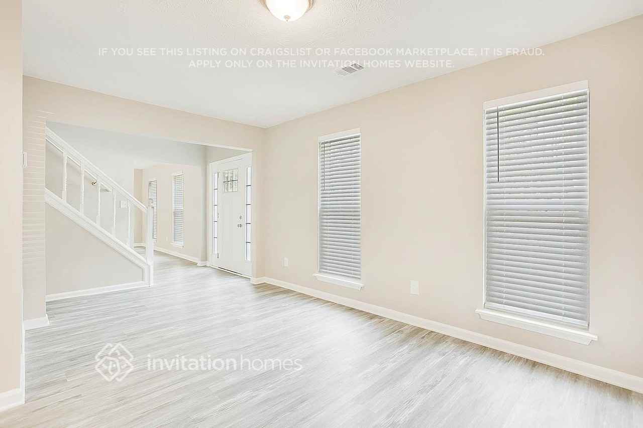 478 Sherwood Cir - Photo 4 of 25