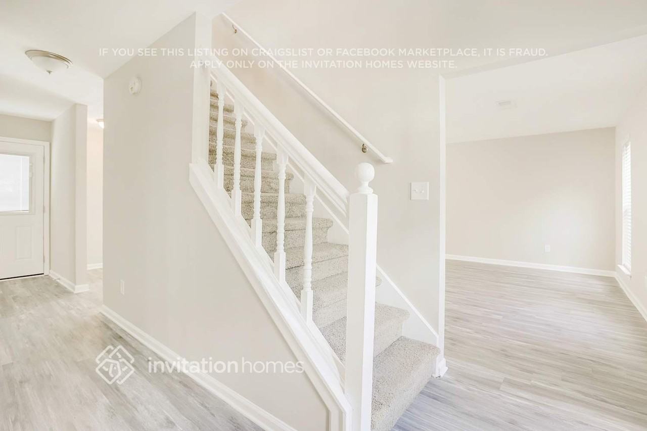 478 Sherwood Cir - Photo 5 of 25