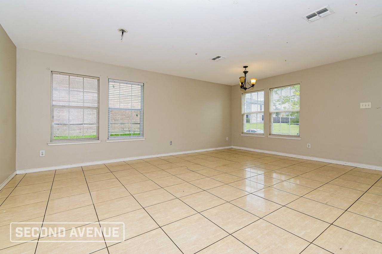 3013 Timber Ridge Ln - Photo 3 of 21