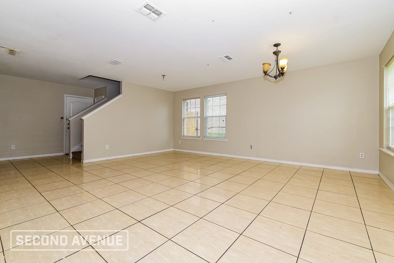 3013 Timber Ridge Ln - Photo 4 of 21