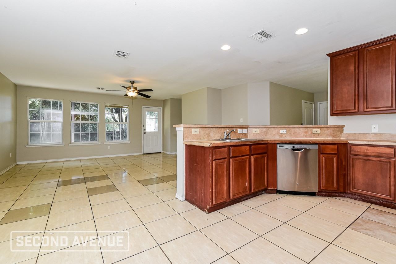 3013 Timber Ridge Ln - Photo 5 of 21