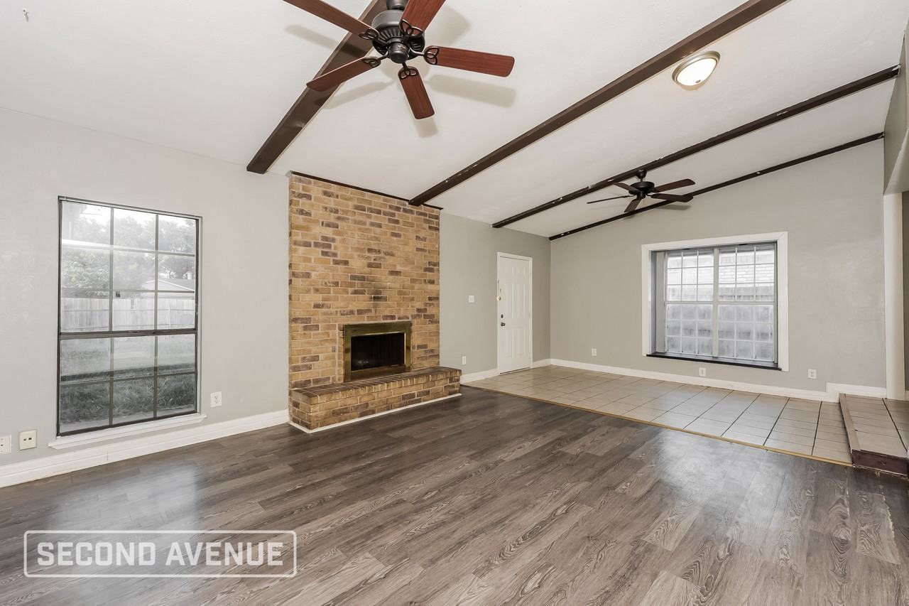 7525 Ashcrest Ln - Photo 5 of 27