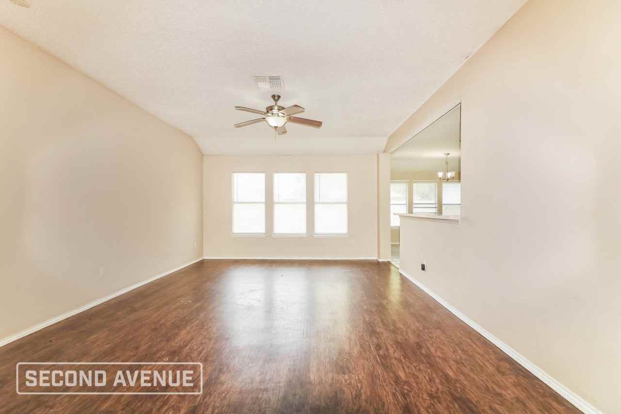 1017 La Mirada - Photo 4 of 27