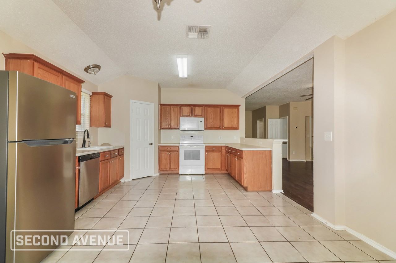 1017 La Mirada - Photo 7 of 27