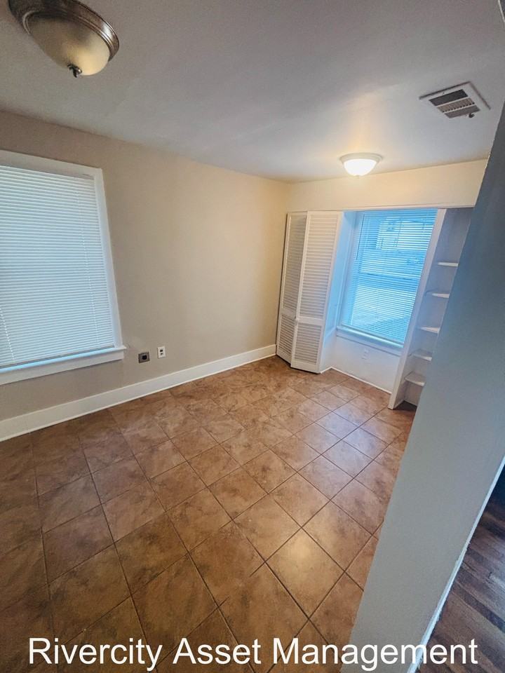 2687 Overton Crossing St #1 - Photo 5 of 12