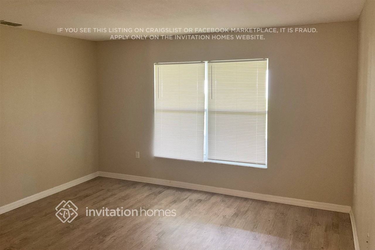 5020 Spanish Oaks Blvd - Photo 2 of 15