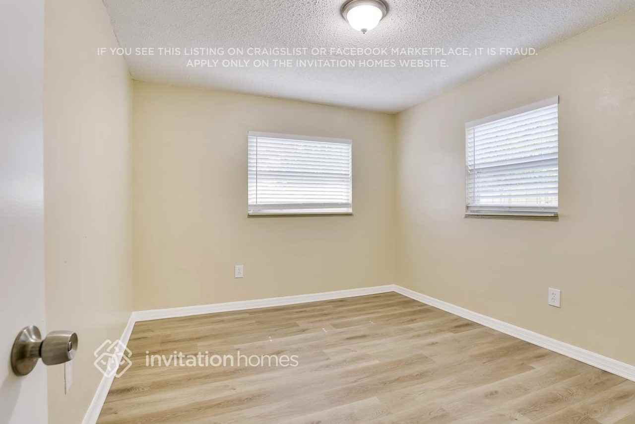 1917 N Powers Dr - Photo 7 of 12