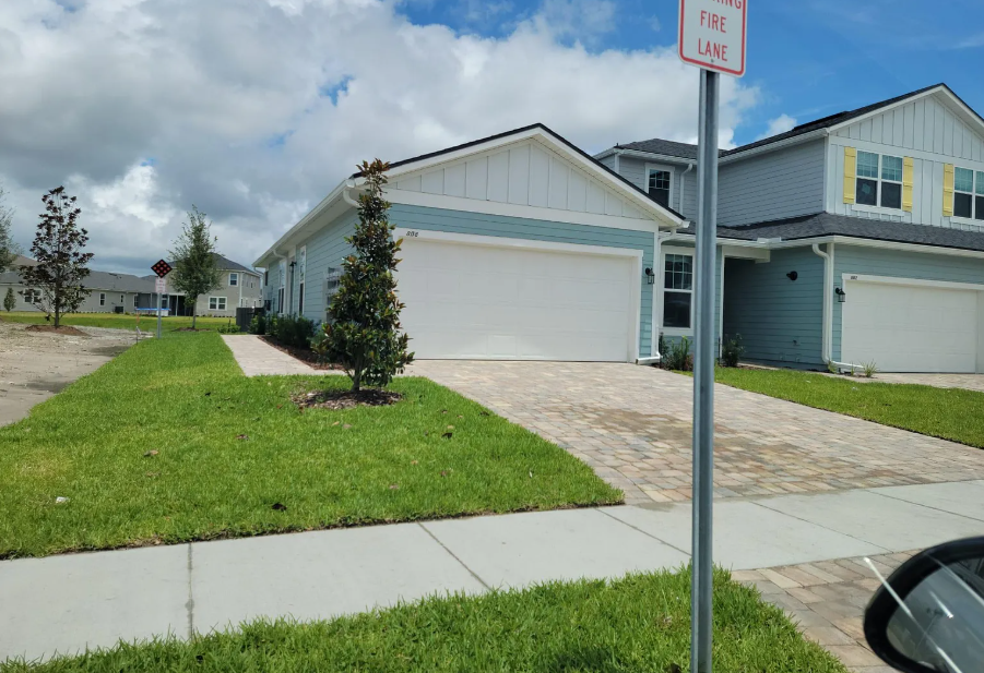 808 Cherry Elm Dr #1 - Photo 5 of 28
