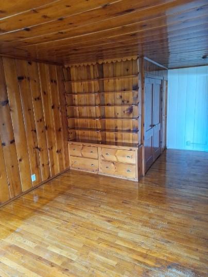 702 Center Ave #7 - Photo 3 of 10