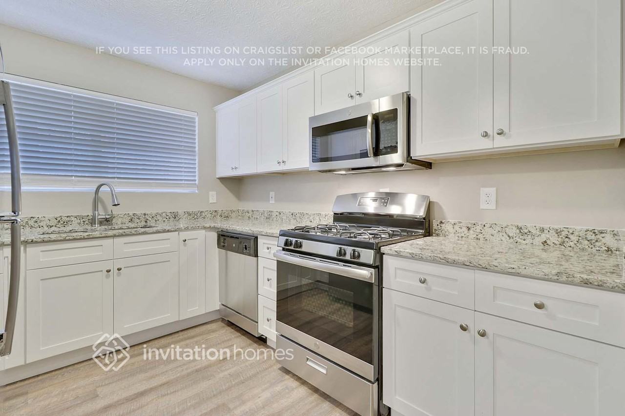 626 Waynes Ct Se - Photo 6 of 22