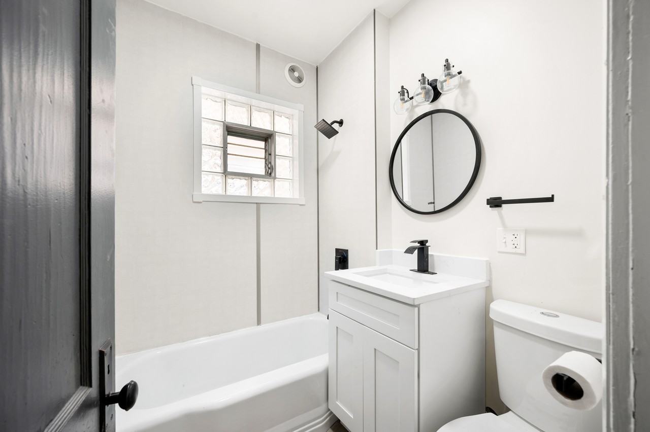 4849 W Hutchinson St #1 - Photo 7 of 27