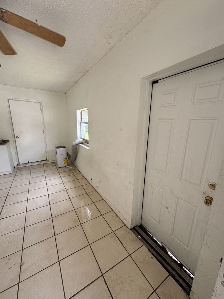 148 Deacon Jones Blvd #4 - Photo 4 of 15
