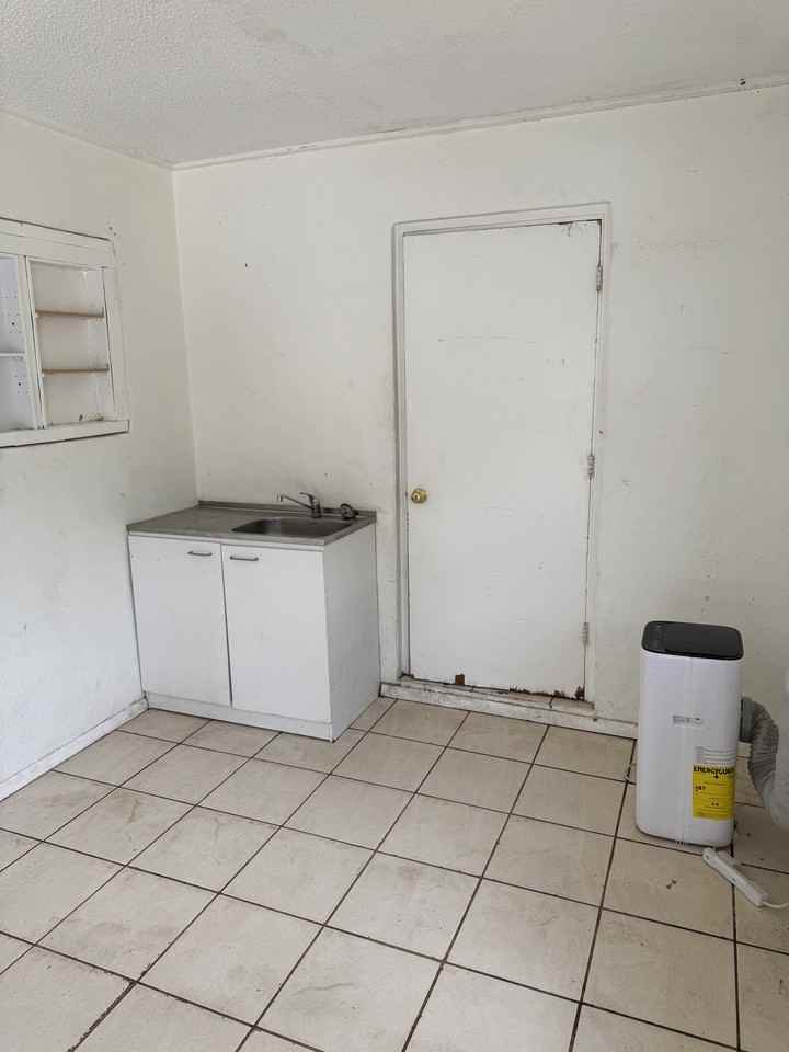 148 Deacon Jones Blvd #4 - Photo 5 of 15