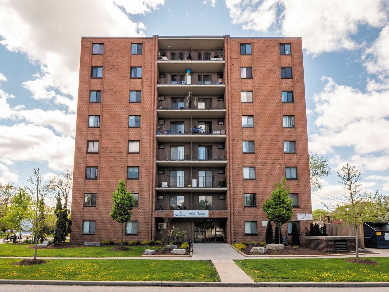 Askin Tower Apartments - Photo 2 of 27