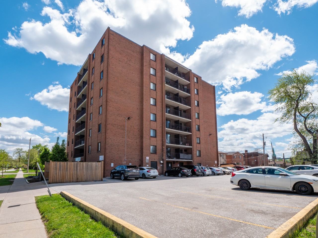 Askin Tower Apartments - Photo 5 of 27