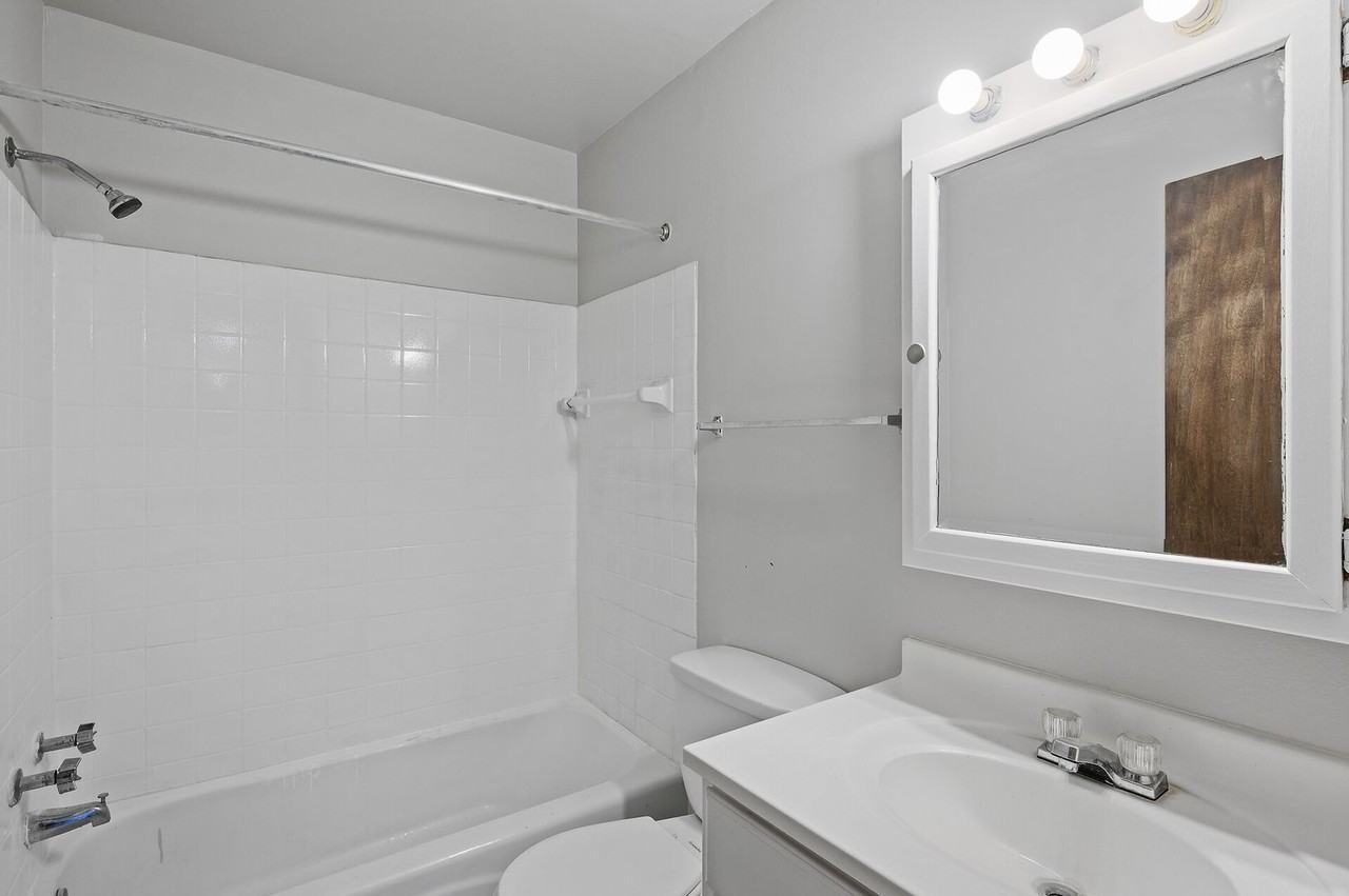 Highland Gables Apartments - Photo 2 of 25