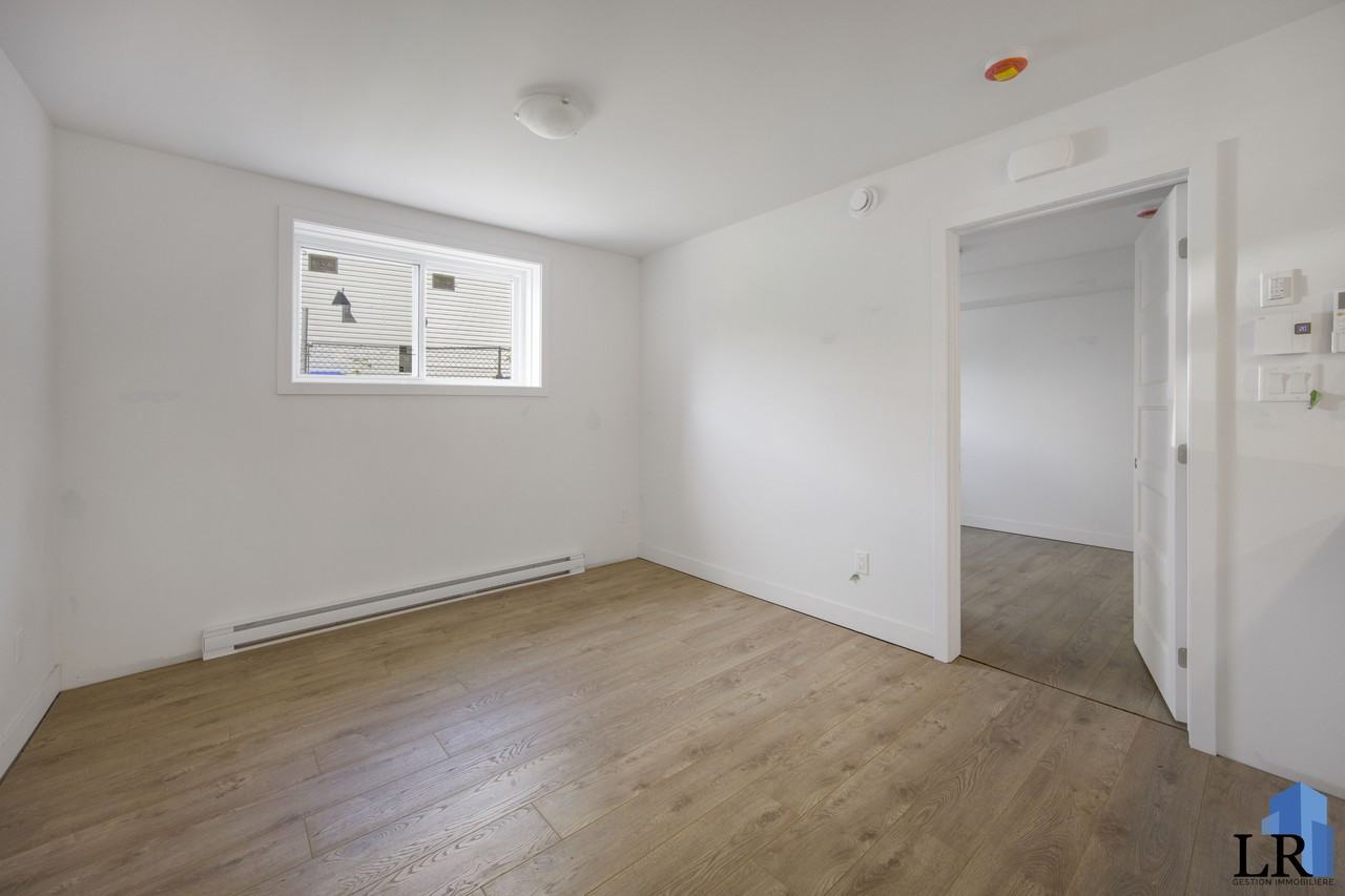 1219 Rue Notre-Dame - Photo 4 of 7