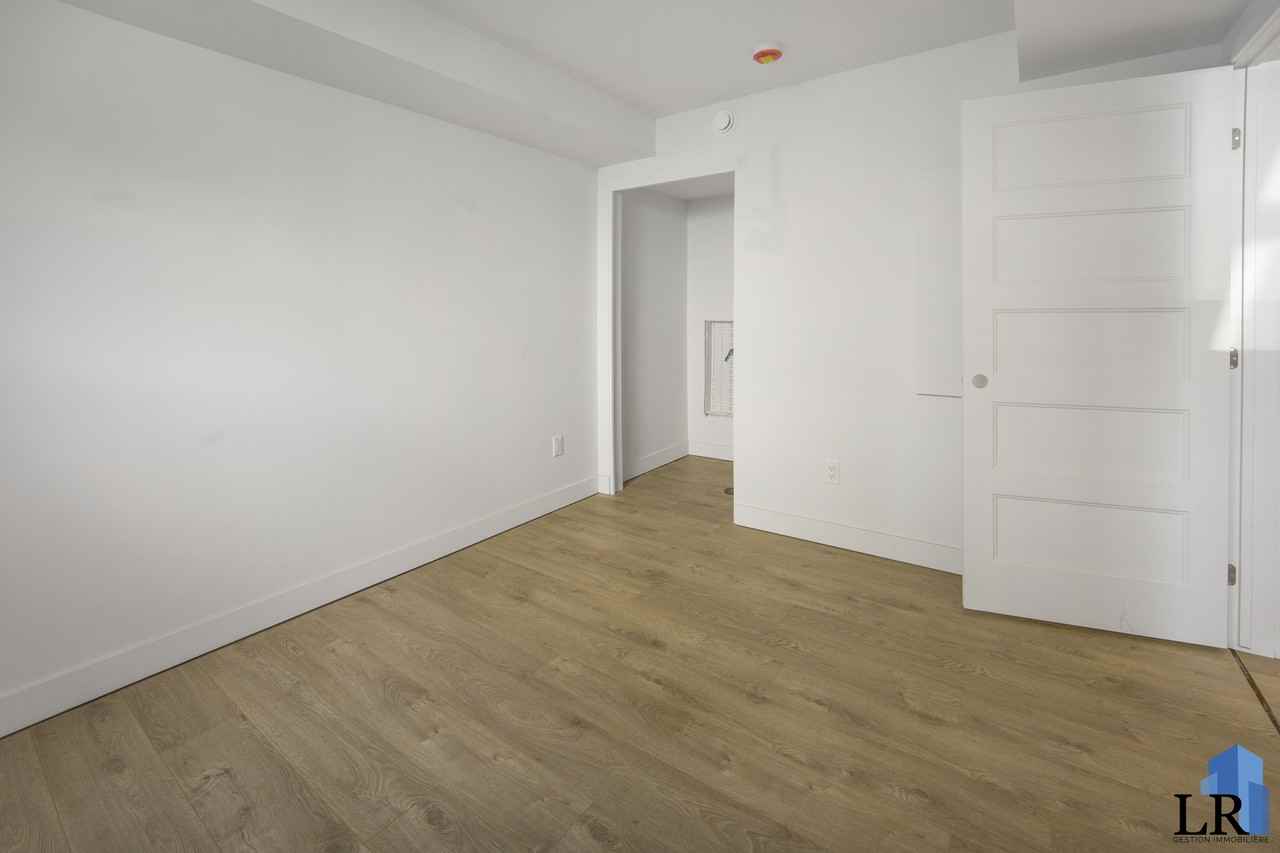 1219 Rue Notre-Dame - Photo 5 of 7