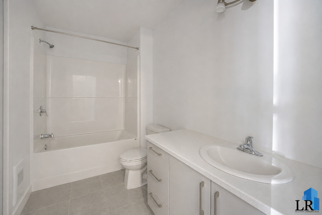 1219 Rue Notre-Dame - Photo 6 of 7