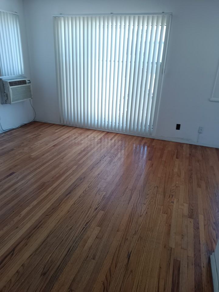 848 South Sherbourne Drive #6 - Photo 5 of 9