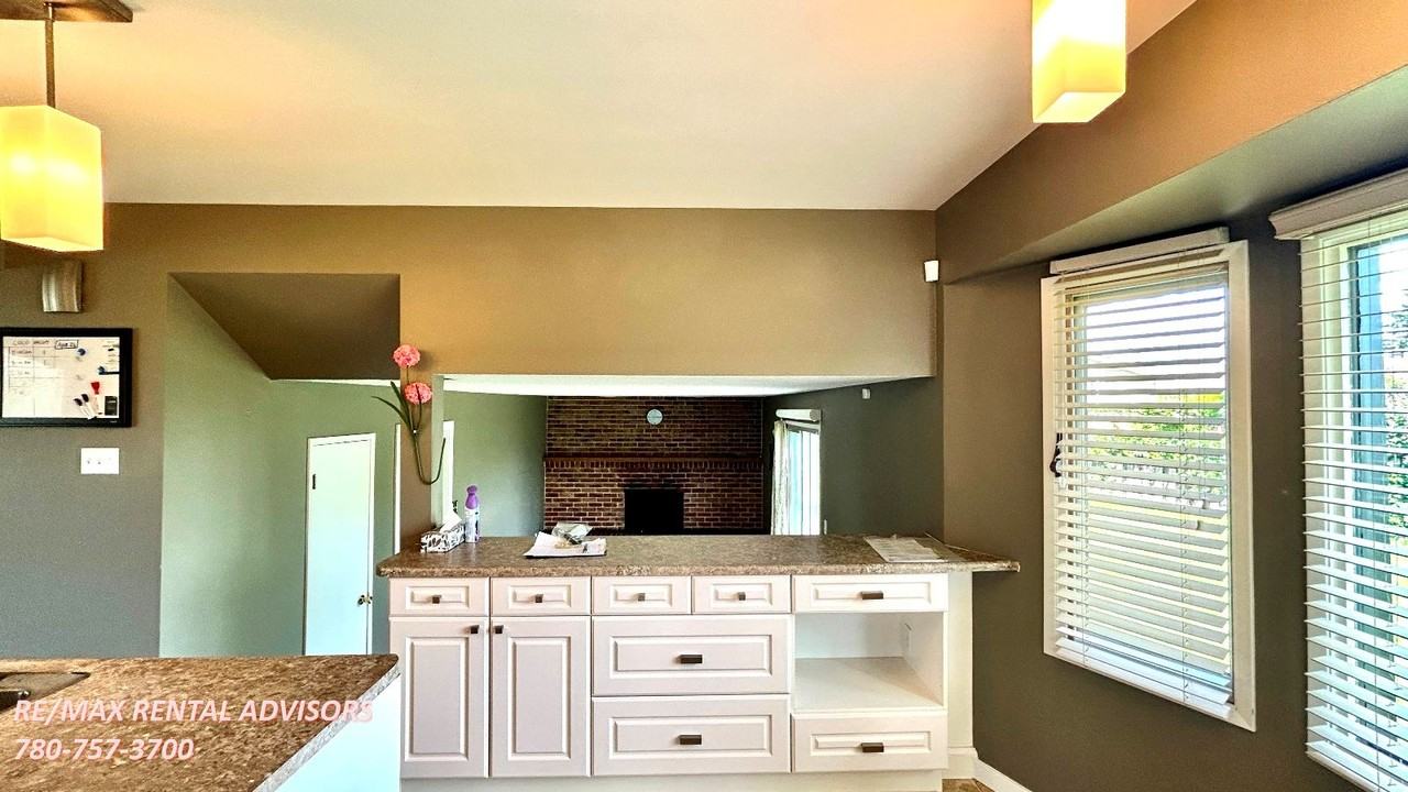 10819 43 Ave Nw - Photo 4 of 27
