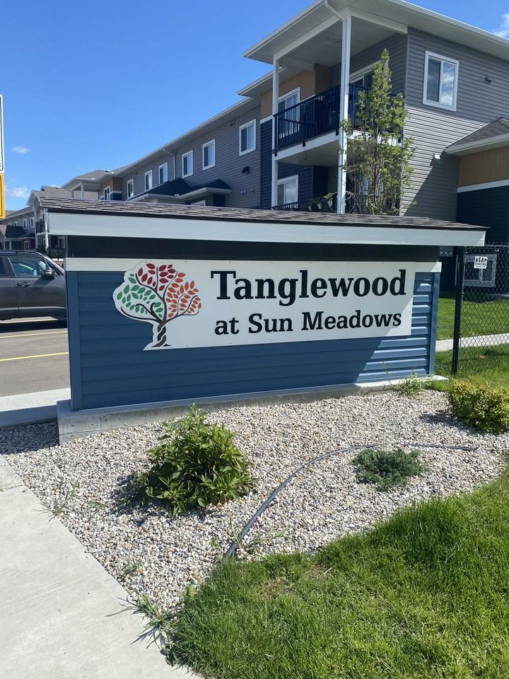 7 Sun Meadows Way - Photo 3 of 12