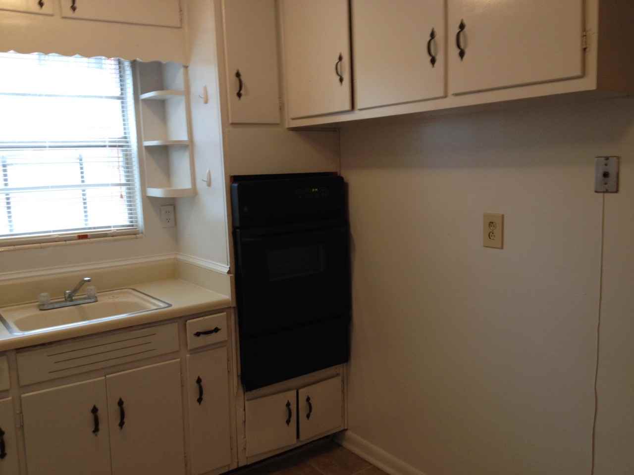 954 Saint Charles Ave Ne #09 - Photo 3 of 15