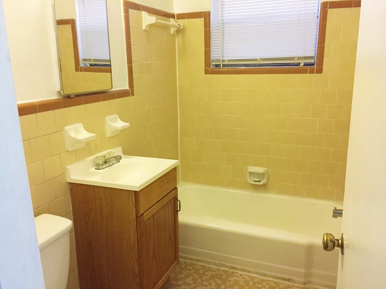 954 Saint Charles Ave Ne #09 - Photo 4 of 15
