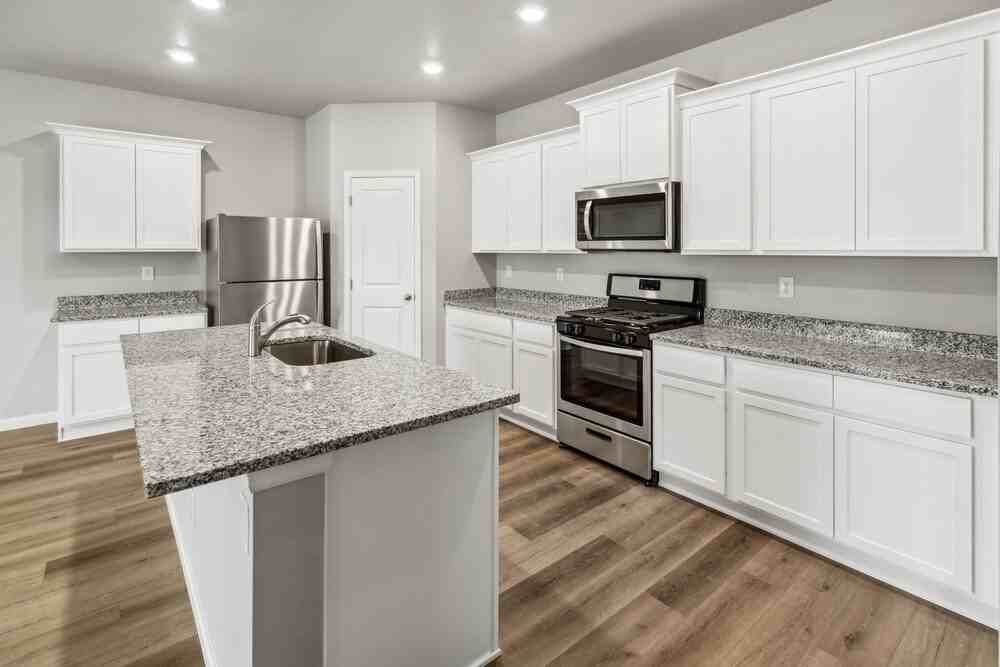 923 Gianna Ave - Photo 5 of 24