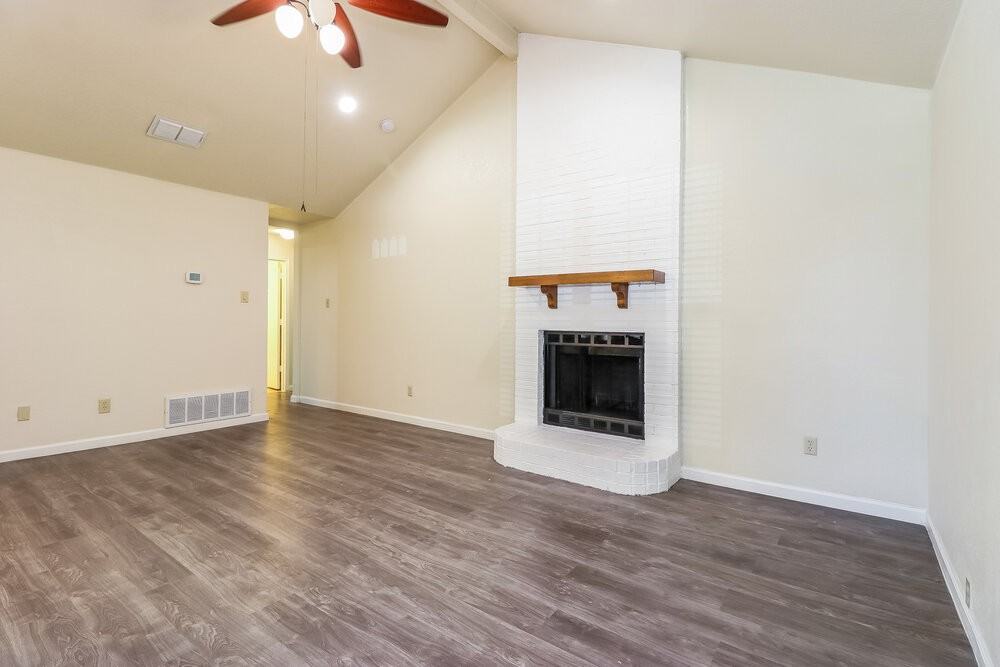 1124 W Hills Ter - Photo 2 of 15