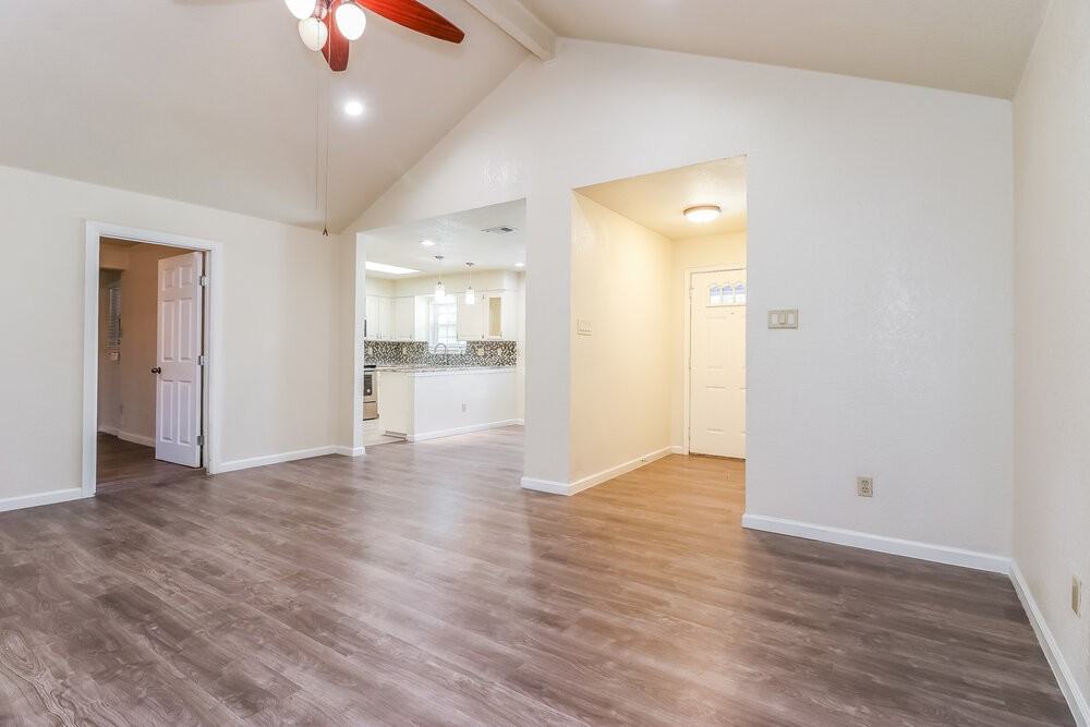 1124 W Hills Ter - Photo 3 of 15