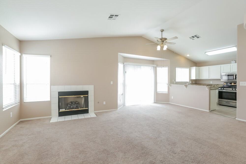 8021 Mt Royal Ct - Photo 3 of 16