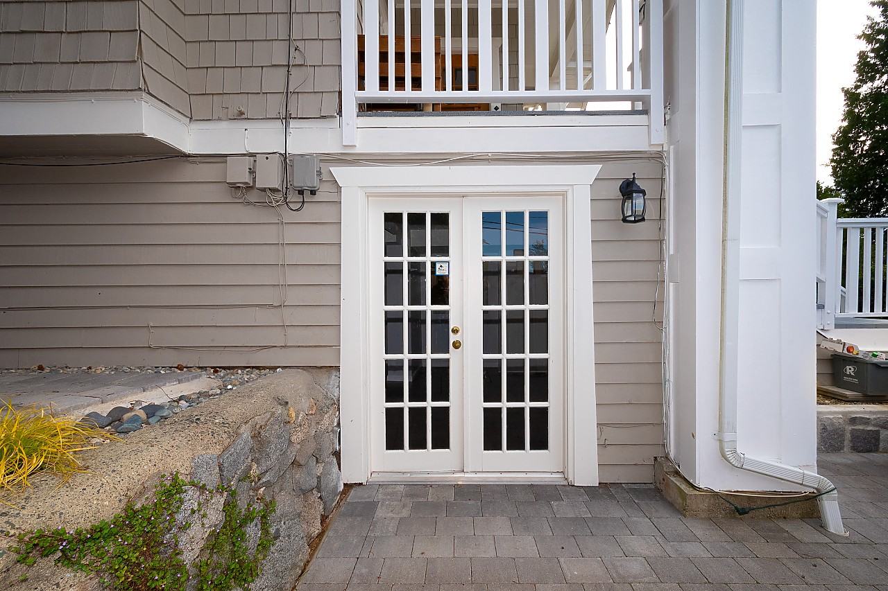 194 West Kings Road - Photo 4 of 19