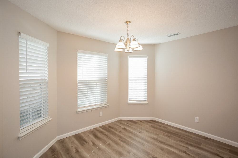 6762 Kinnerton Dr - Photo 6 of 17