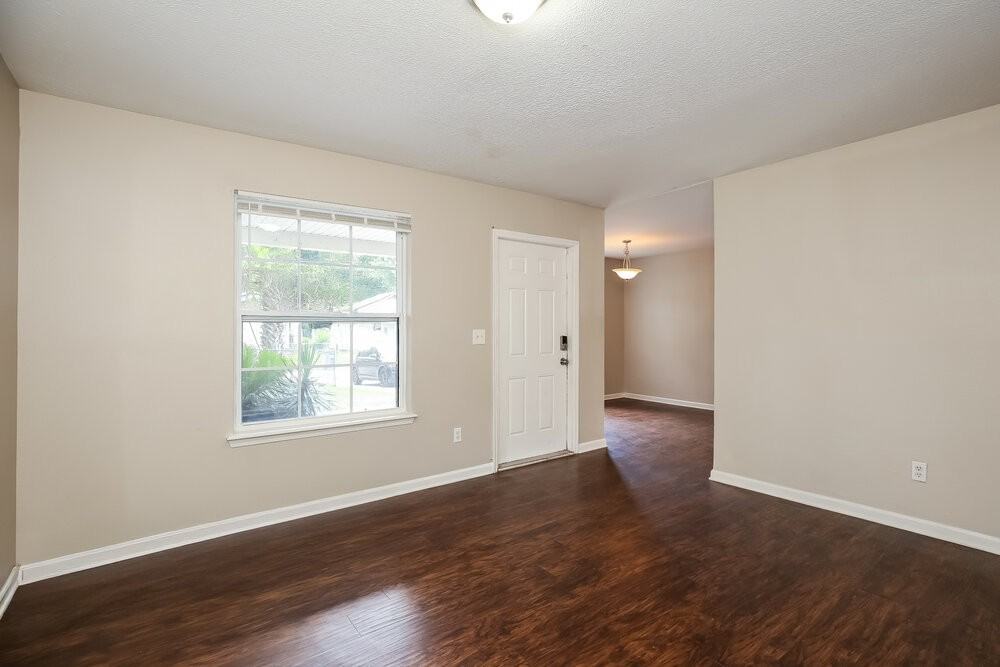 3747 Peachtree St - Photo 4 of 16