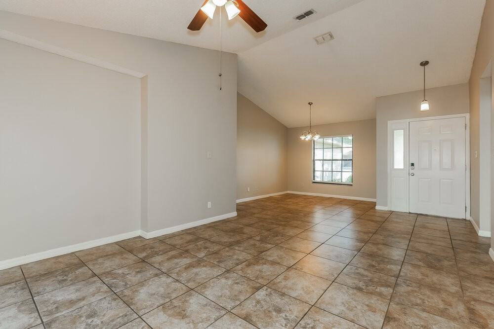 1424 Covington Ct - Photo 4 of 16